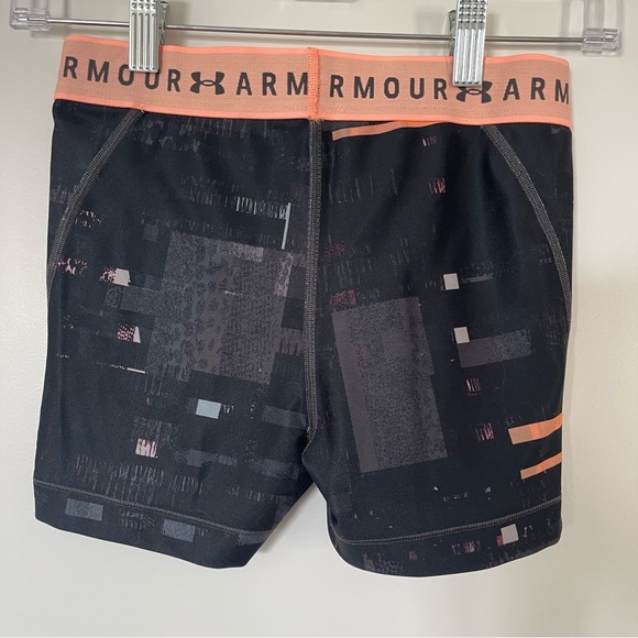 Under Armour Shorts - Picture 2 of 3